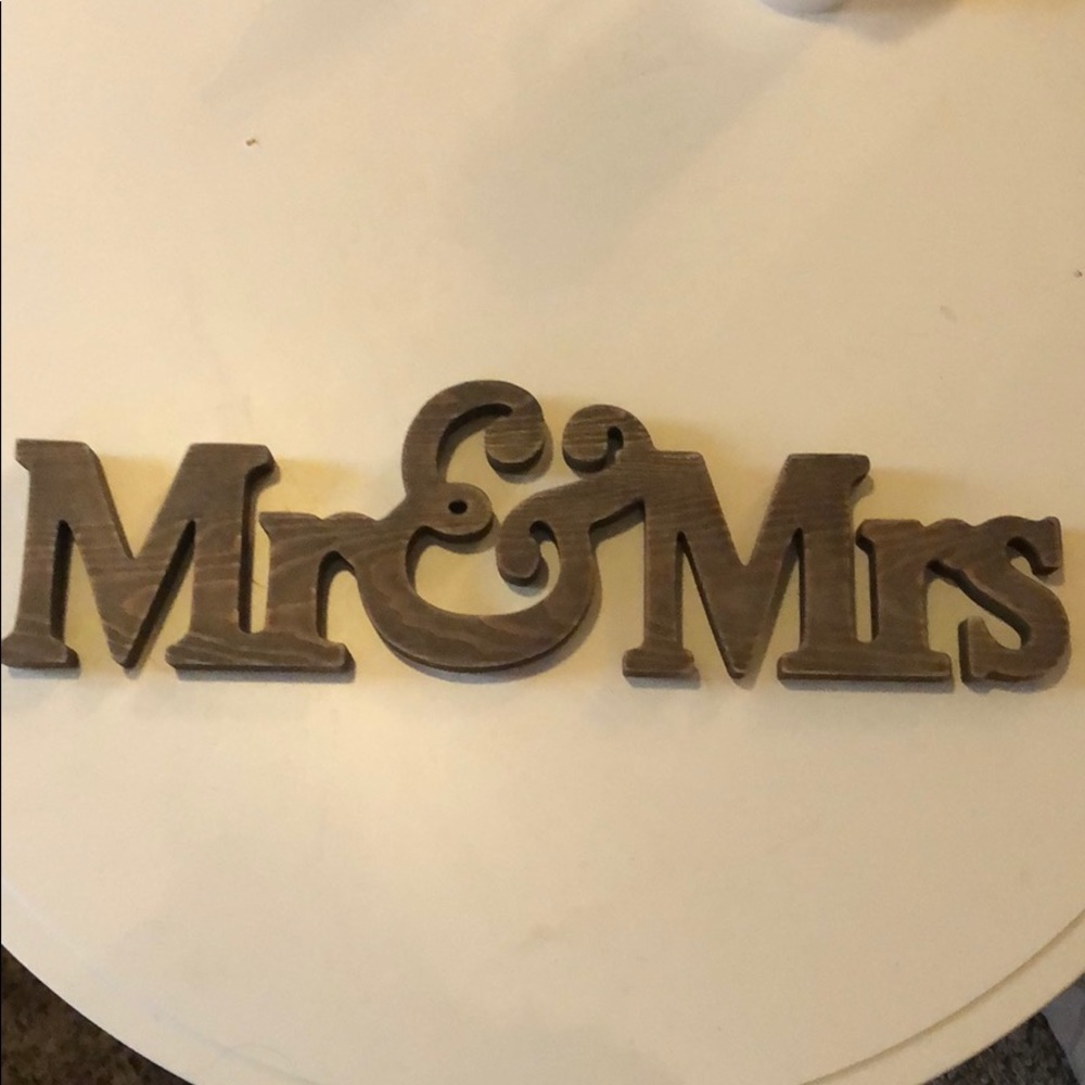 Me & Mrs sign